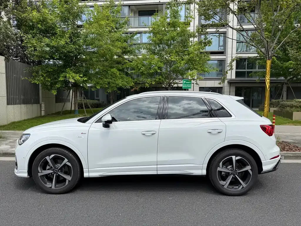 Audi Q3 — фото 10