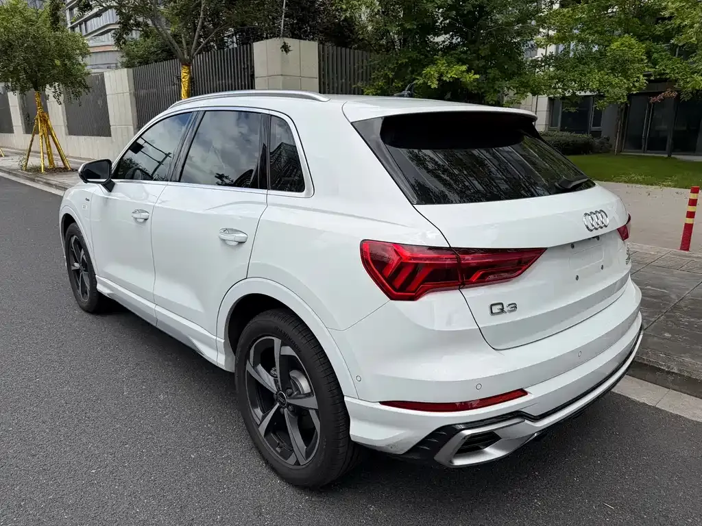 Audi Q3 — фото 9