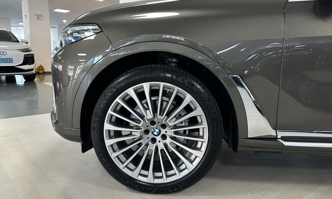 BMW X7 — фото 9