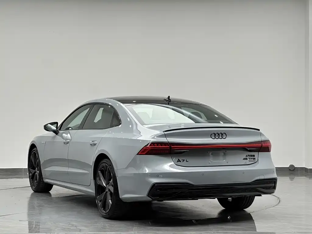 Audi A7L — фото 6