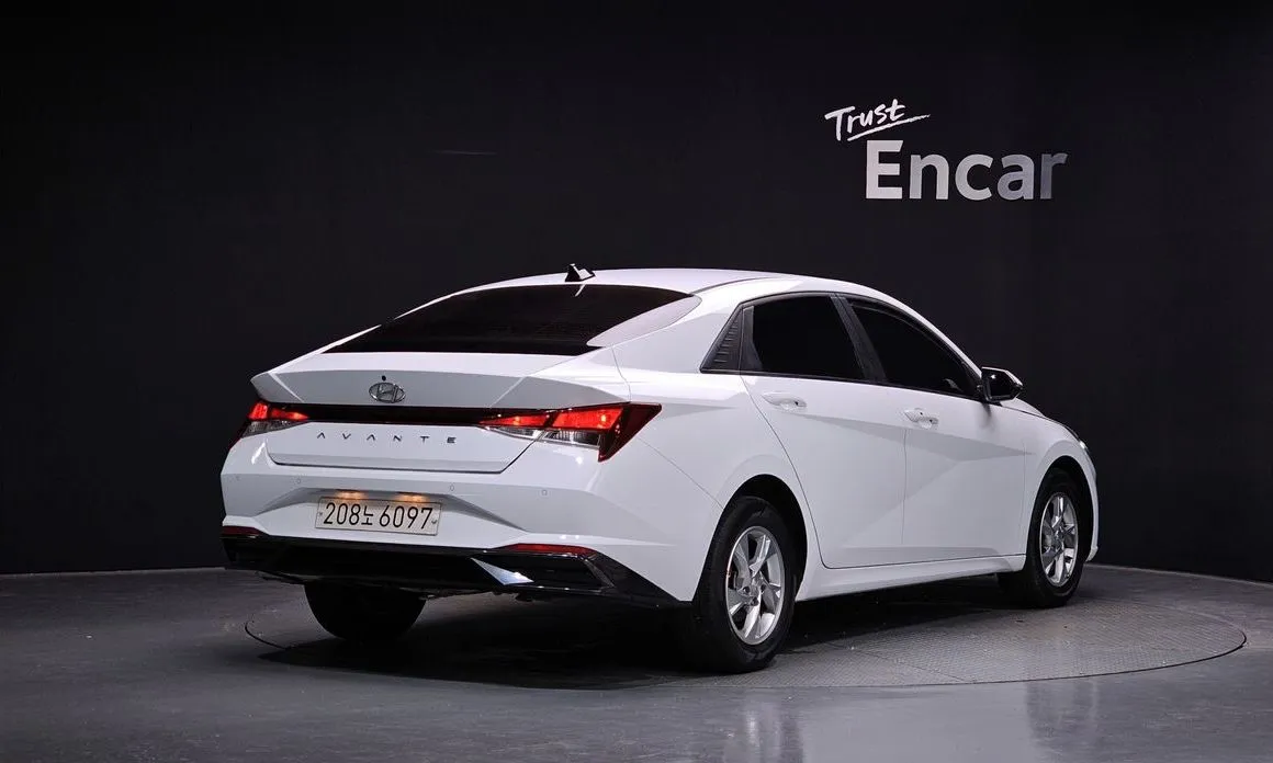 Hyundai AVANTE — фото 3