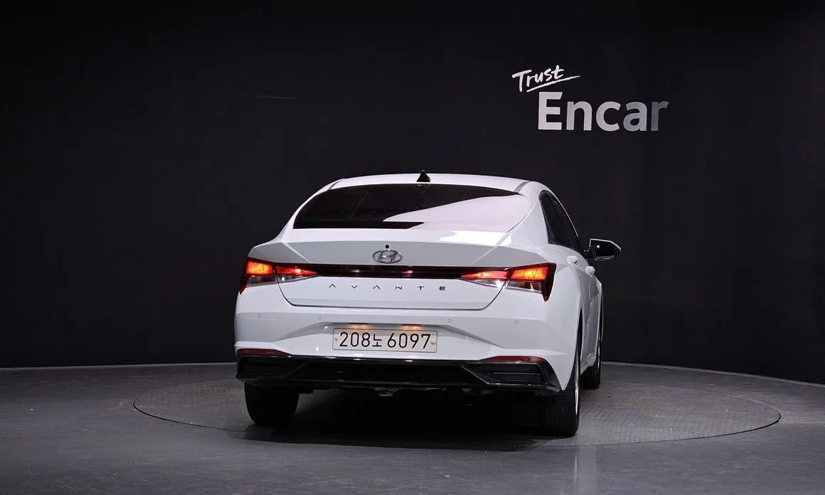 Hyundai AVANTE — фото 8