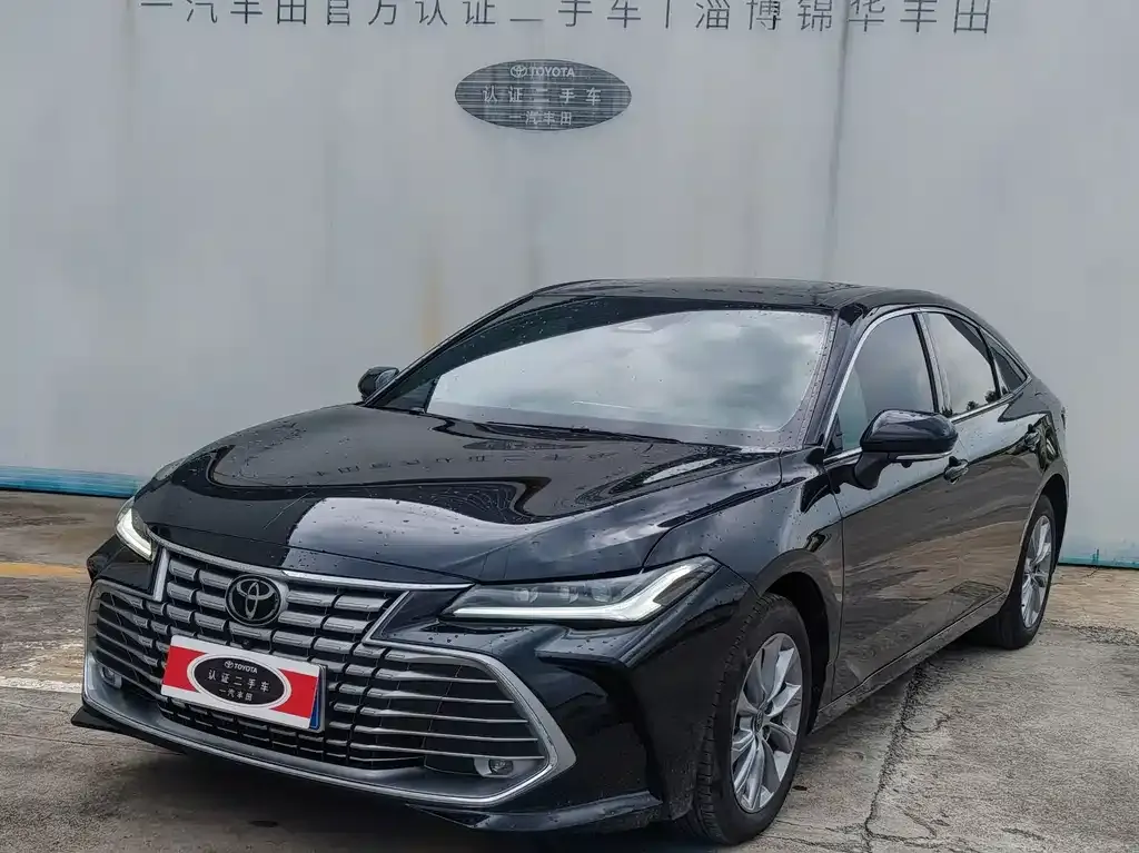 Toyota Avalon — фото 1