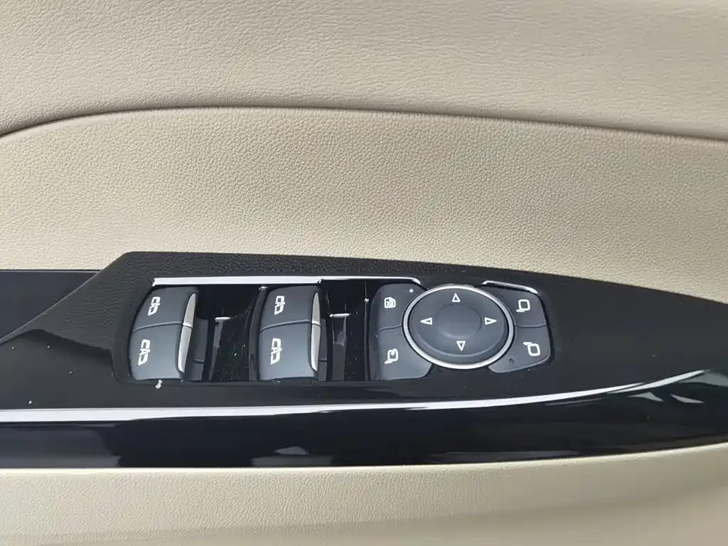Buick GL8 Hybrid — фото 9