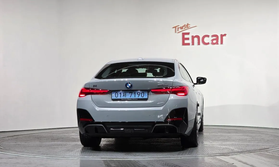 BMW i4 — фото 3