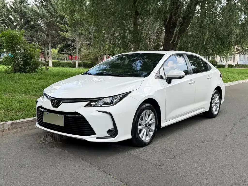 Toyota Corolla — фото 1