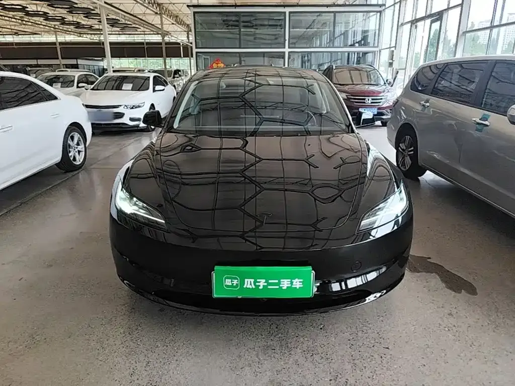 Tesla Model 3 — фото 6