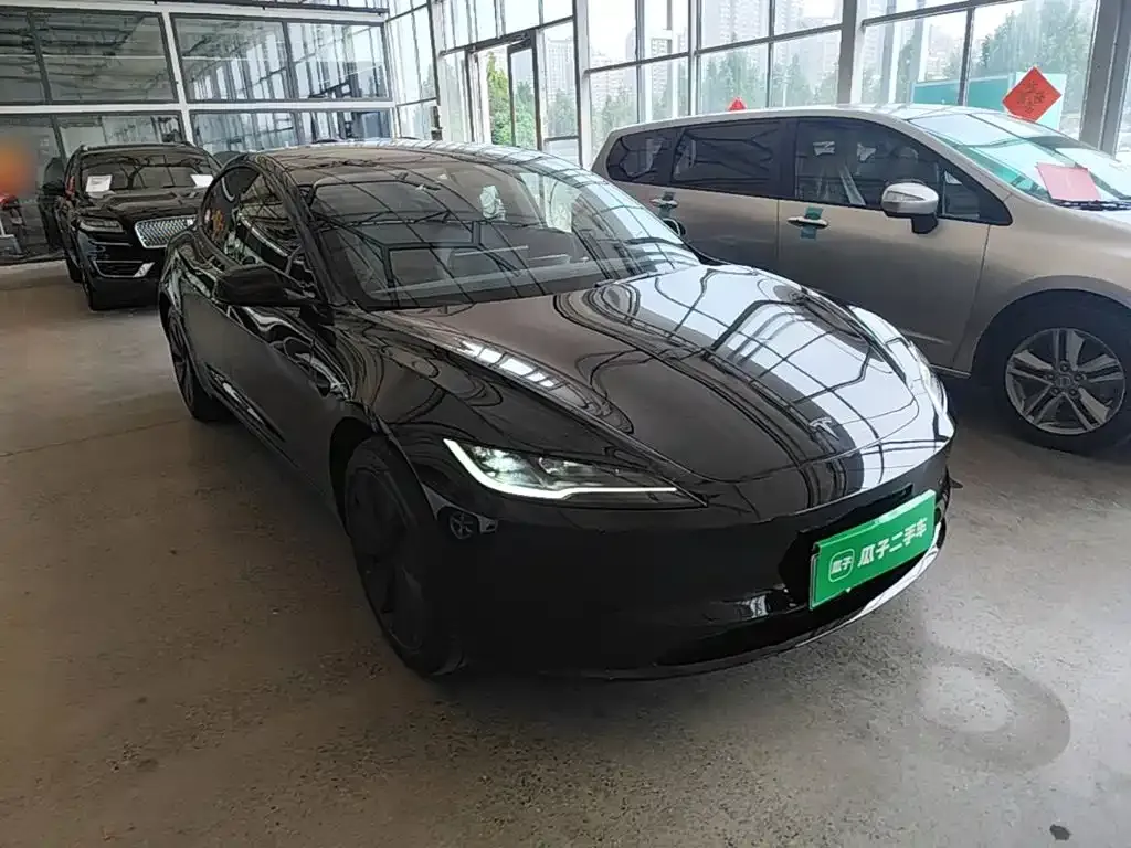 Tesla Model 3 — фото 8