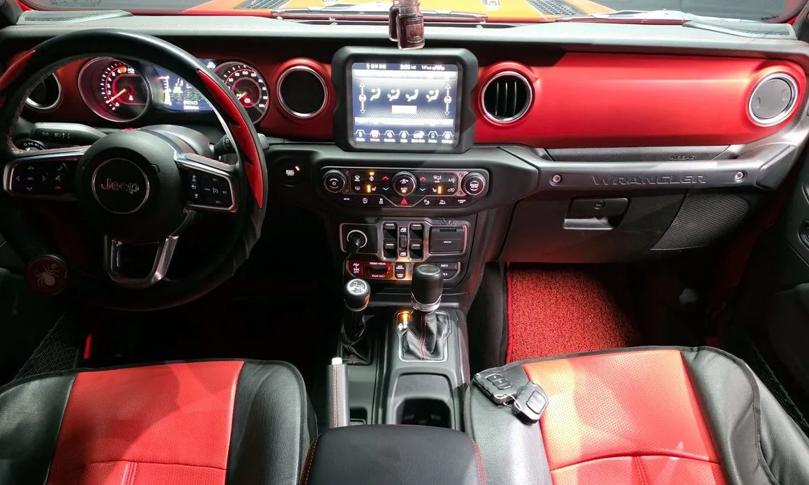 Jeep Wrangler — фото 10