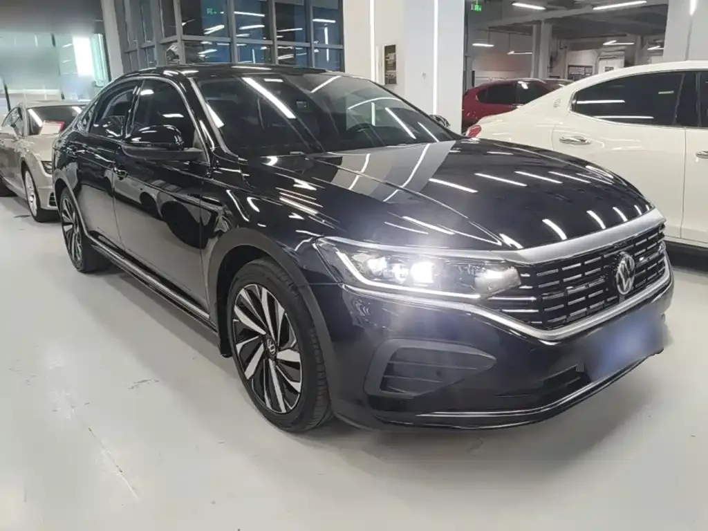 Volkswagen Passat — фото 7