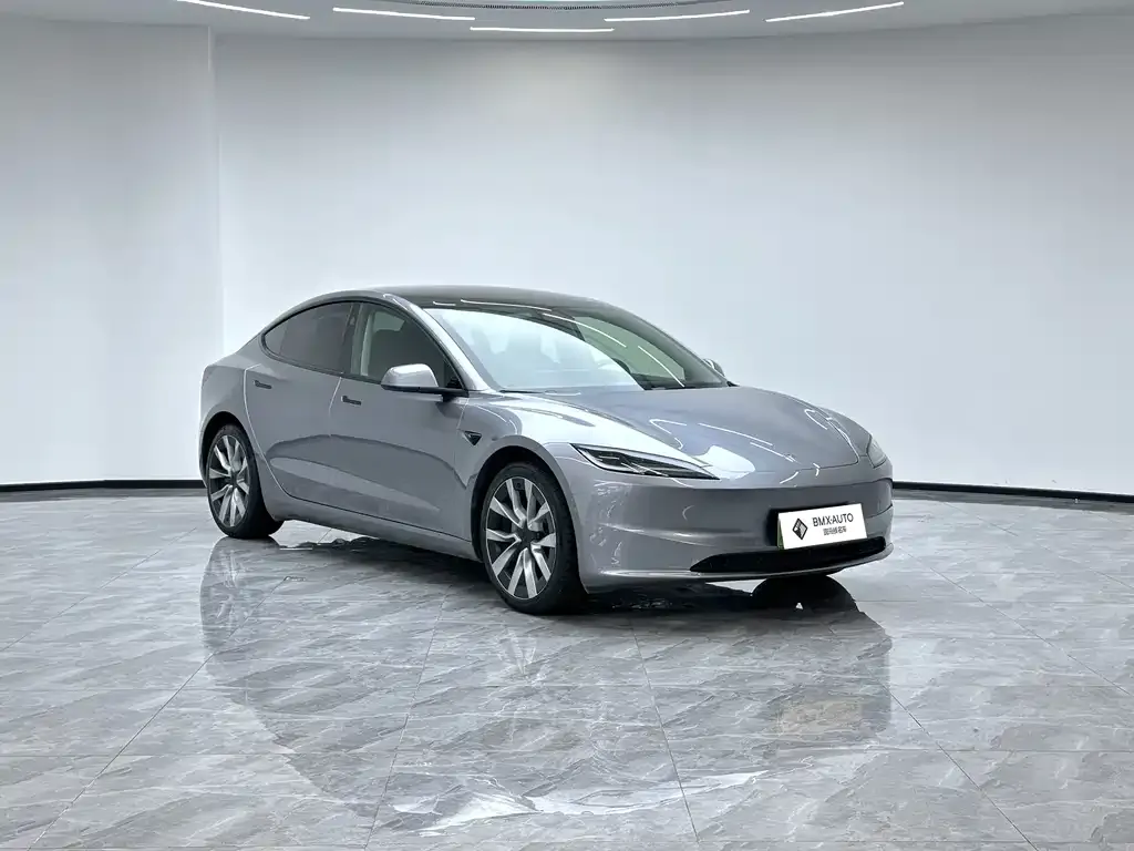 Tesla Model 3 — фото 7