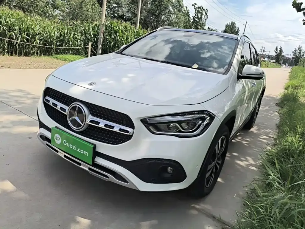 Mercedes-Benz GLA — фото 1