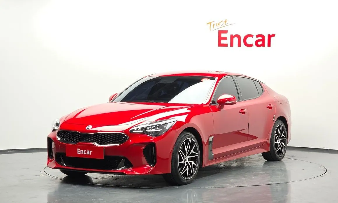 Kia Stinger — фото 1