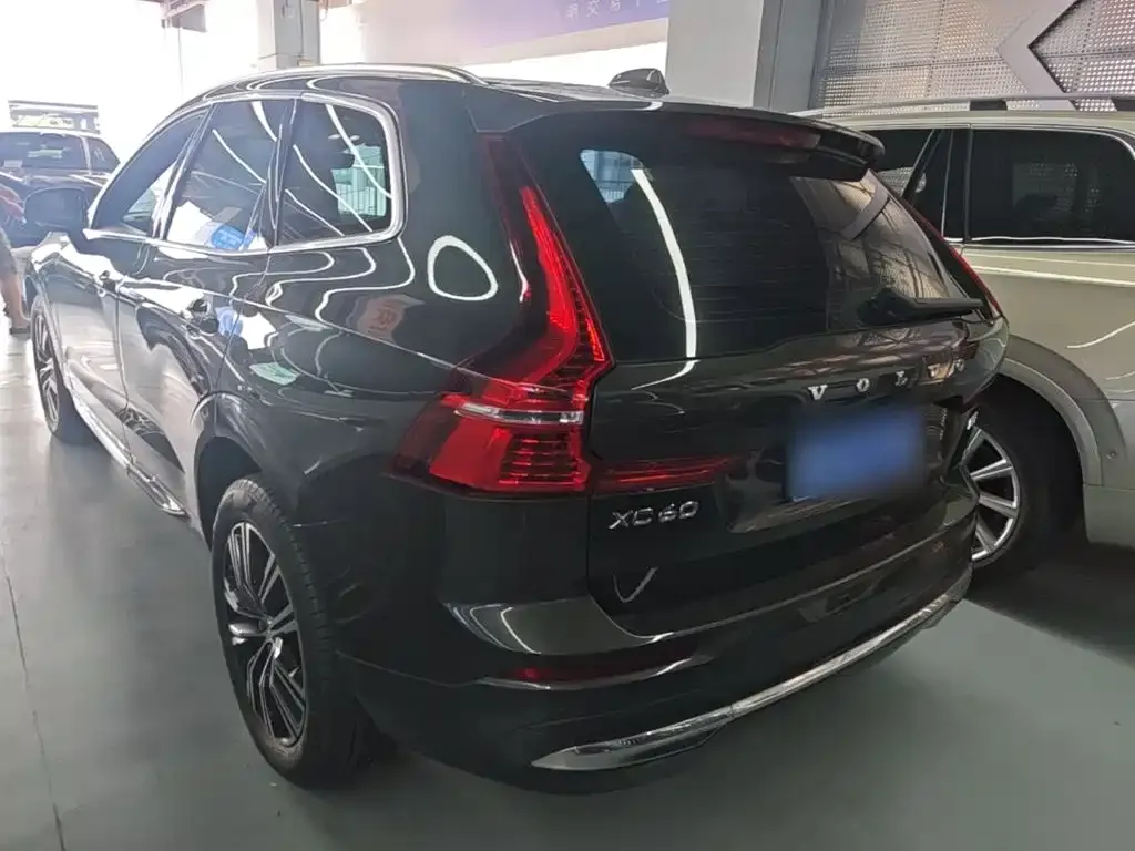 Volvo XC60 — фото 4