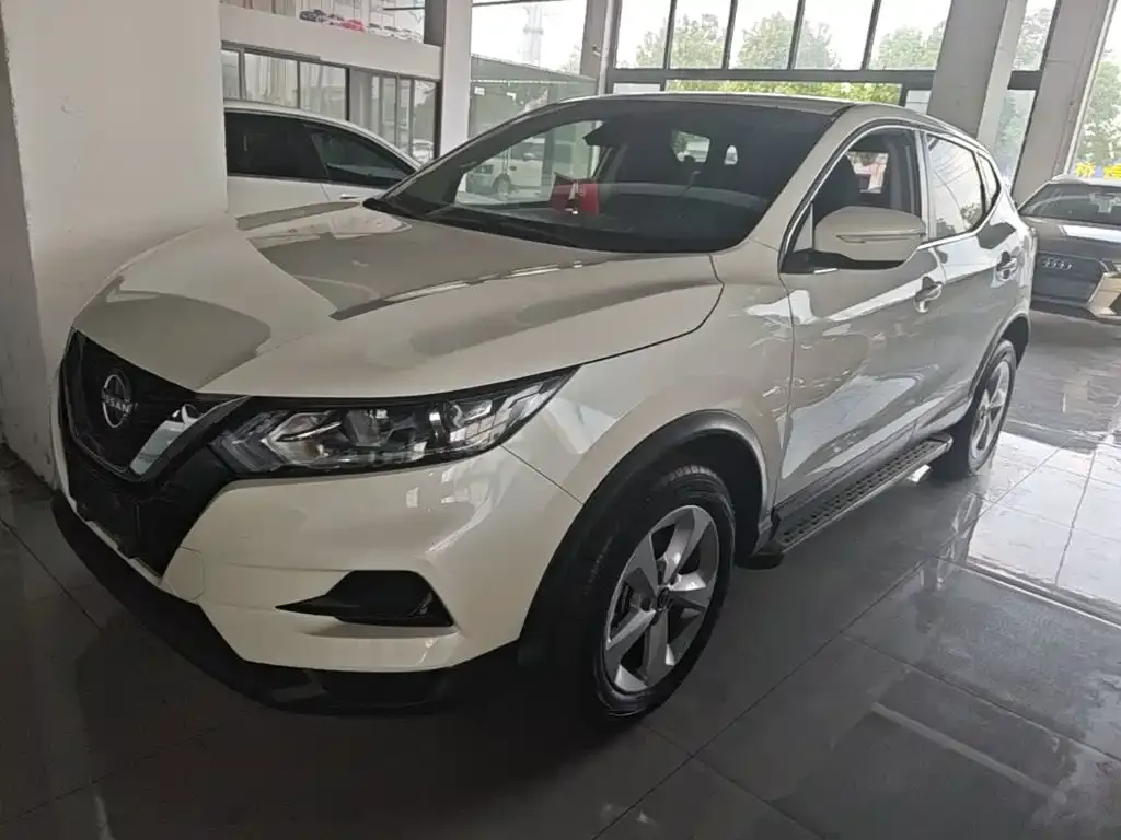 Nissan Qashqai — фото 1