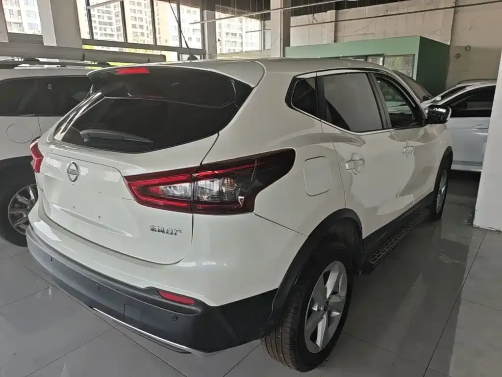 Nissan Qashqai — фото 10