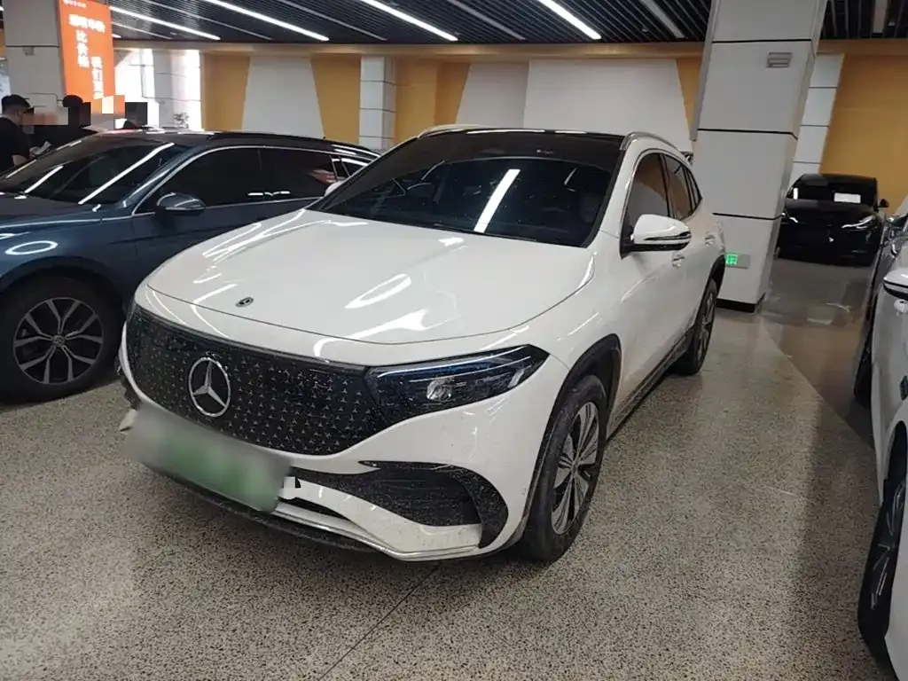 Mercedes-Benz EQA — фото 1