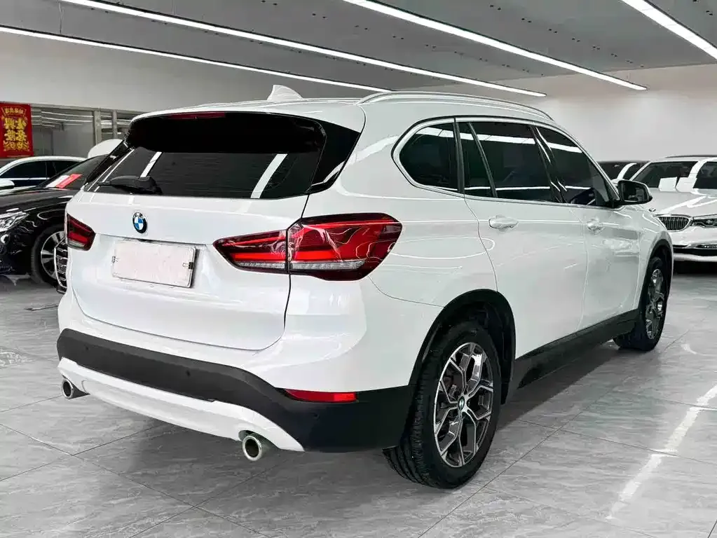 BMW X1 — фото 9