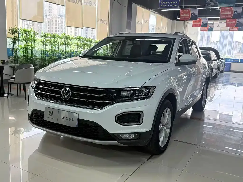 Volkswagen T-Roc — фото 1