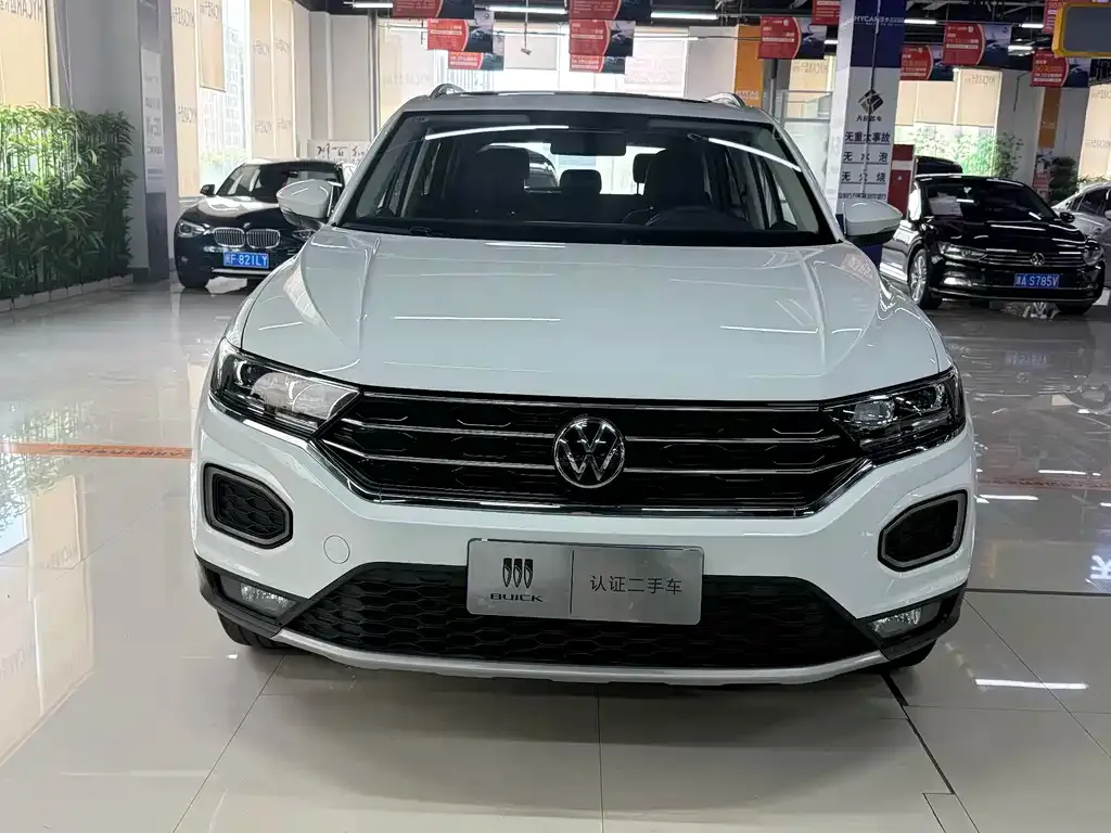 Volkswagen T-Roc — фото 2