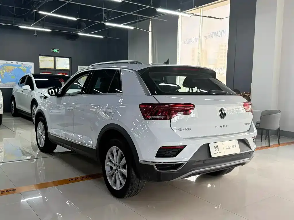 Volkswagen T-Roc — фото 5