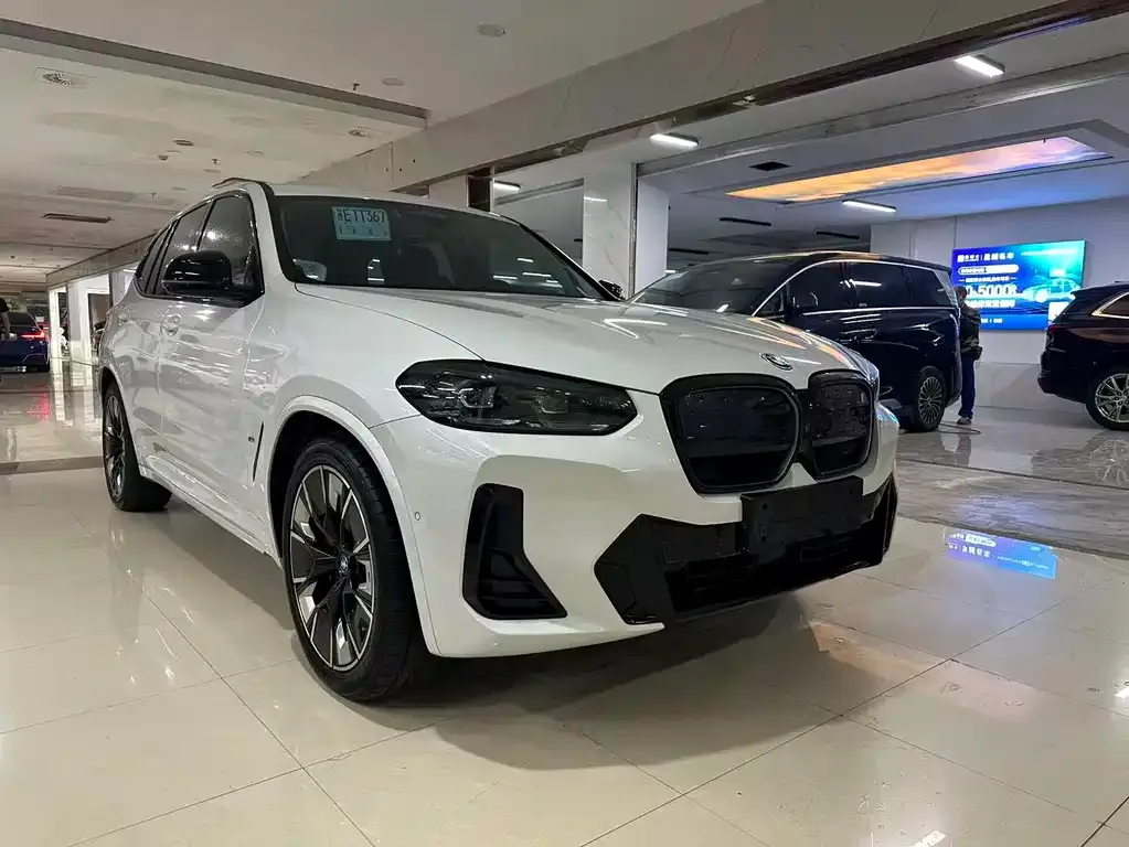 BMW iX3 — фото 4