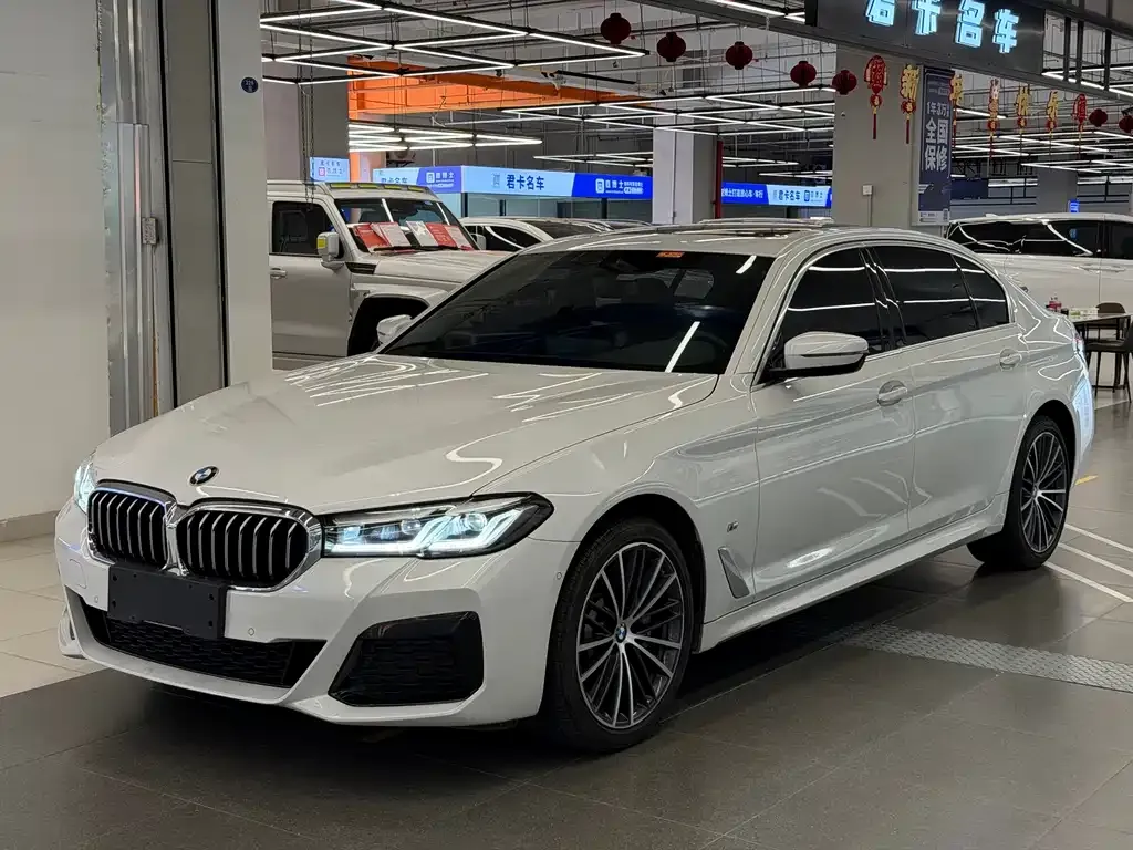 BMW 5 Series — фото 1