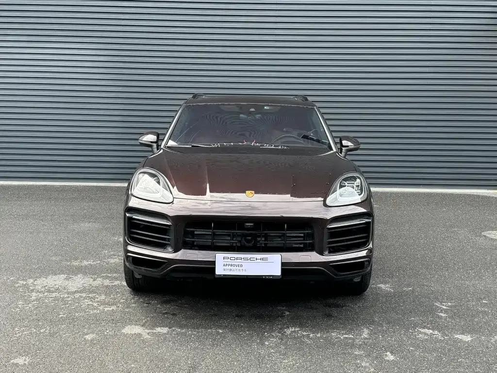 Porsche Cayenne — фото 1
