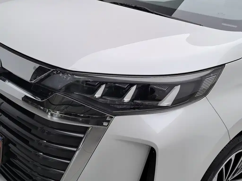 GAC Motor Trumpchi M6 — фото 6