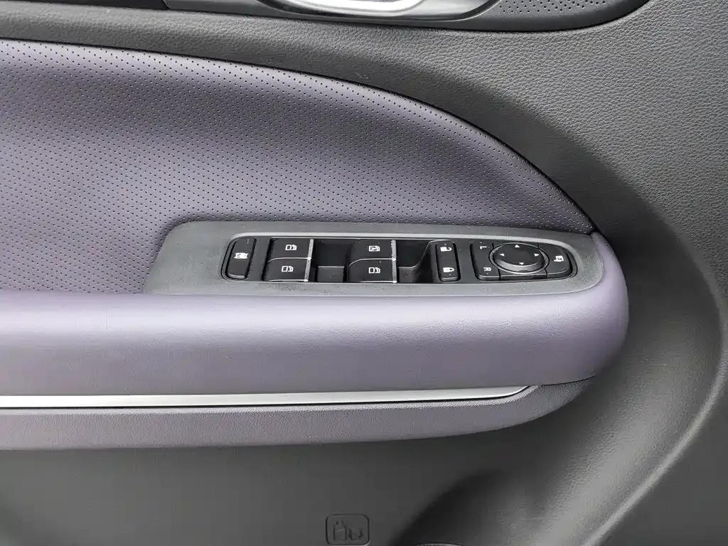 GAC Motor Trumpchi M6 — фото 9