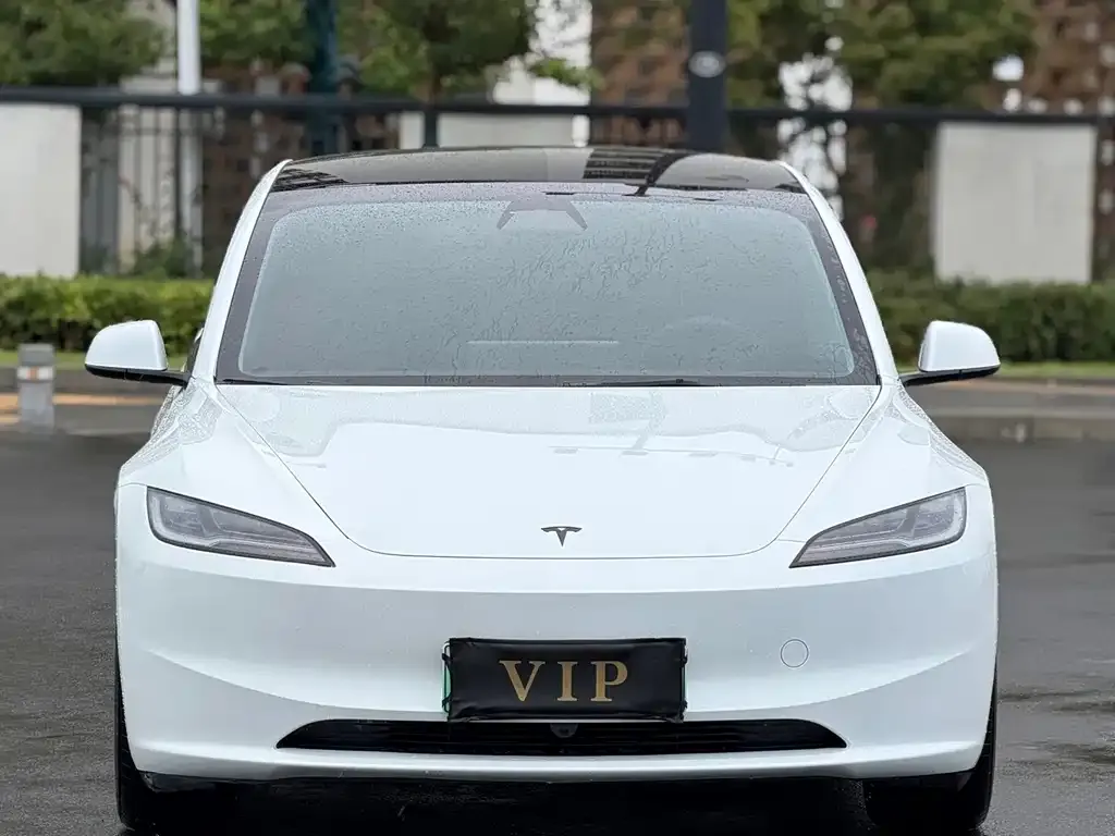 Tesla Model 3 — фото 3