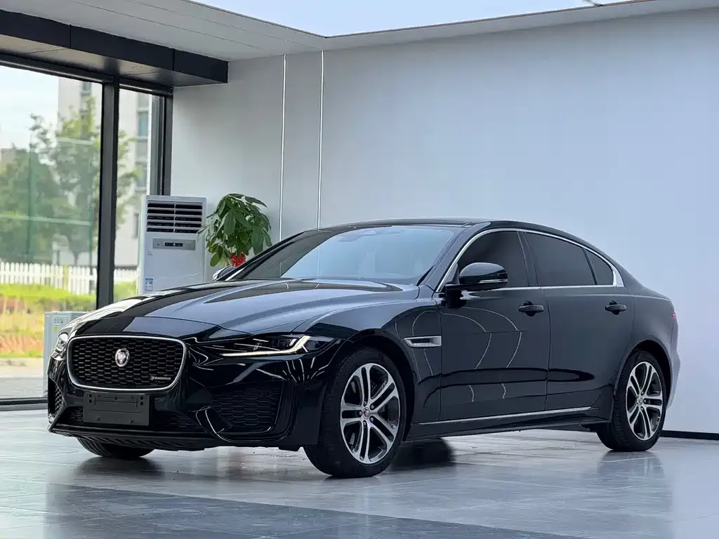 Jaguar XEL — фото 1