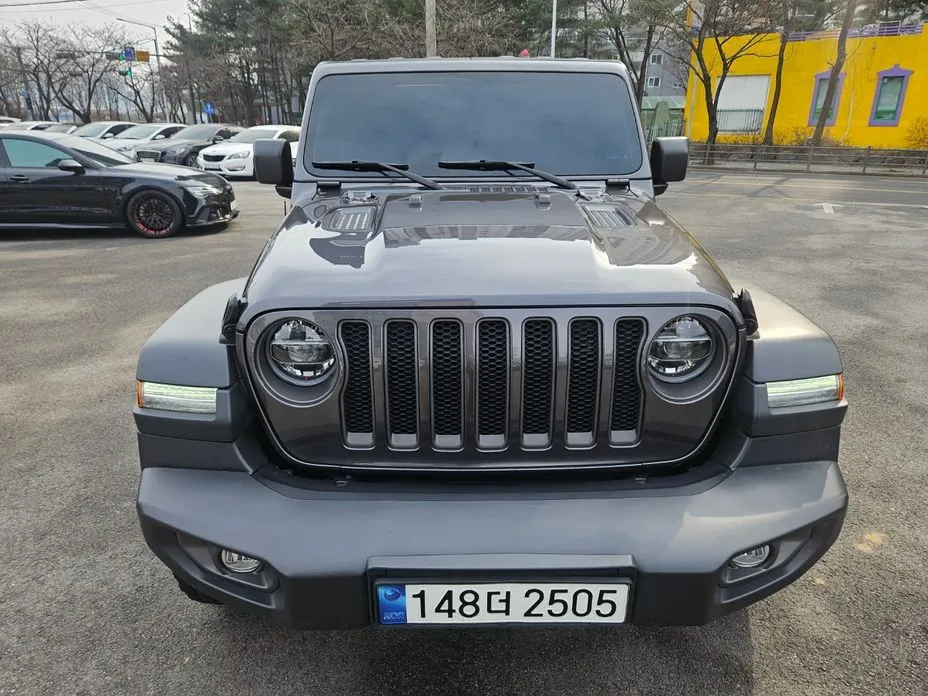 Jeep Wrangler — фото 1