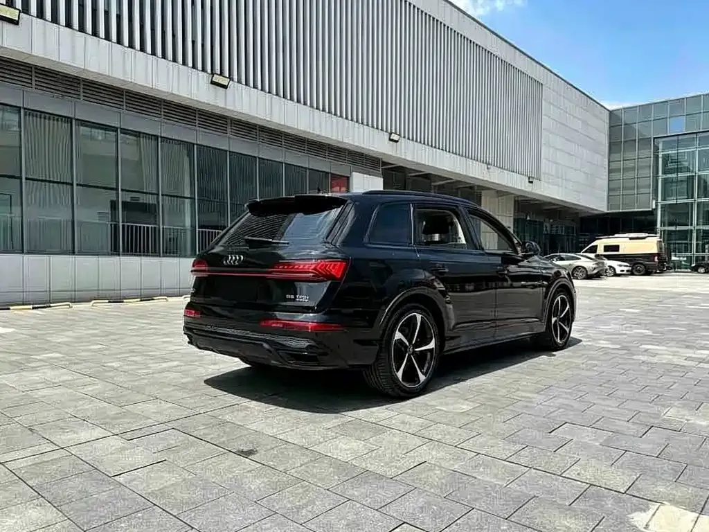 Audi Q7 — фото 5