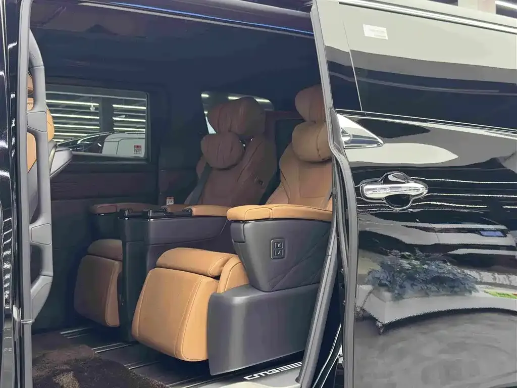 Toyota Vellfire — фото 8