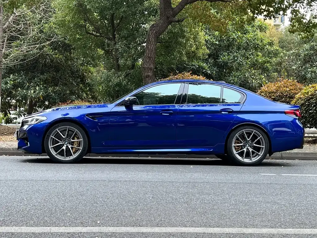 BMW M5 — фото 10