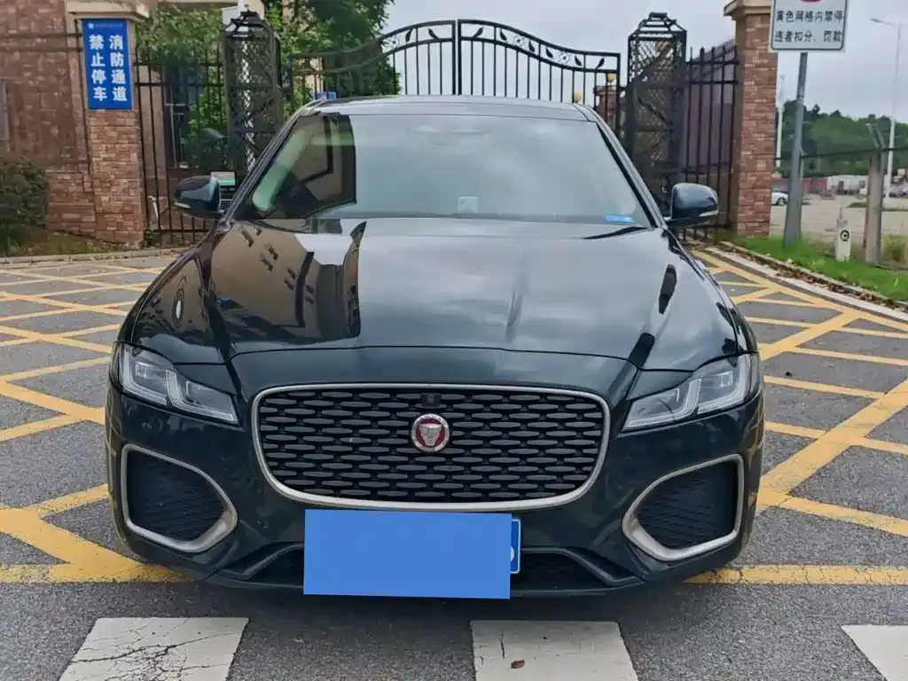 Jaguar XFL — фото 1