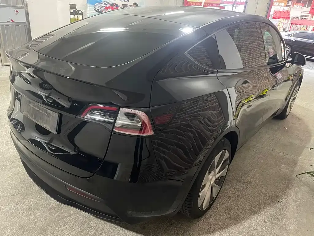 Tesla Model Y — фото 5