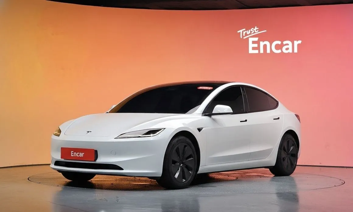Tesla Model 3 — фото 1