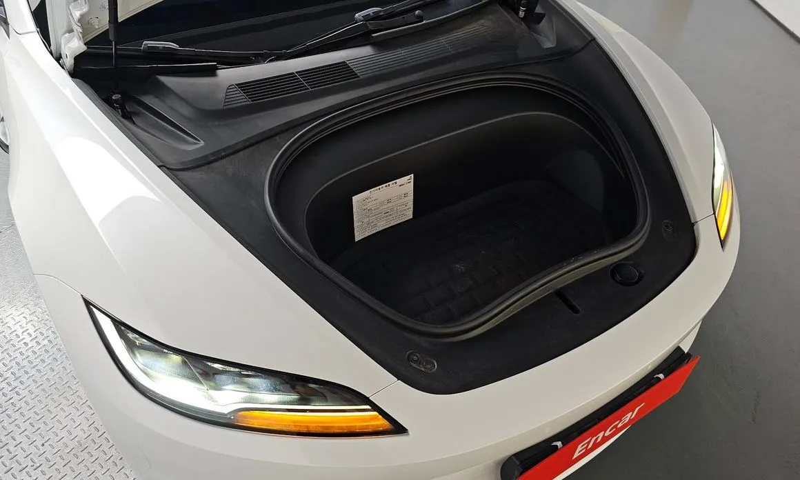 Tesla Model 3 — фото 2