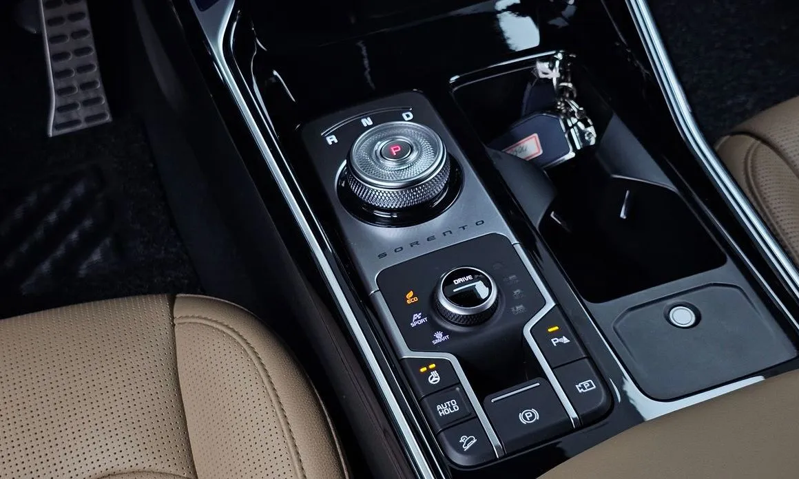 Kia Sorento — фото 6