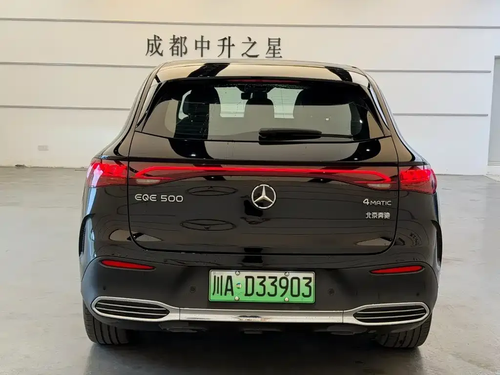 Mercedes-Benz EQE SUV — фото 4