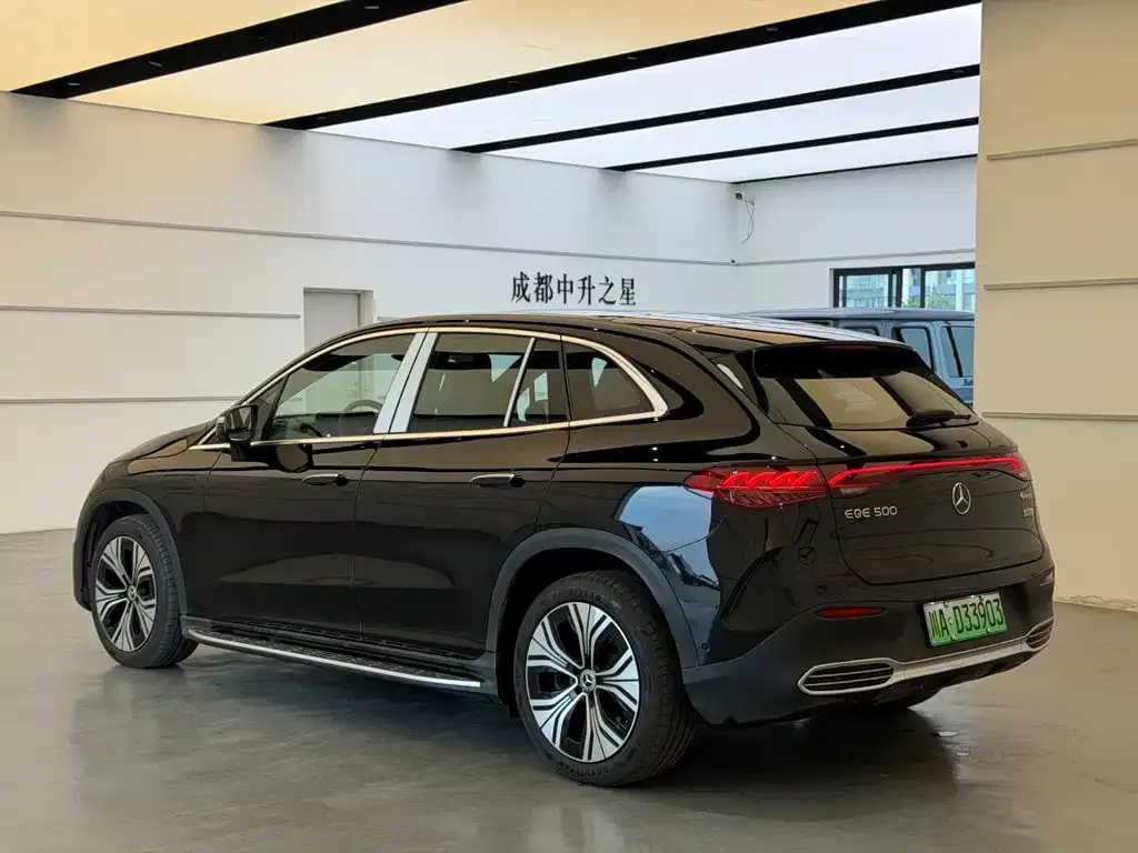 Mercedes-Benz EQE SUV — фото 9