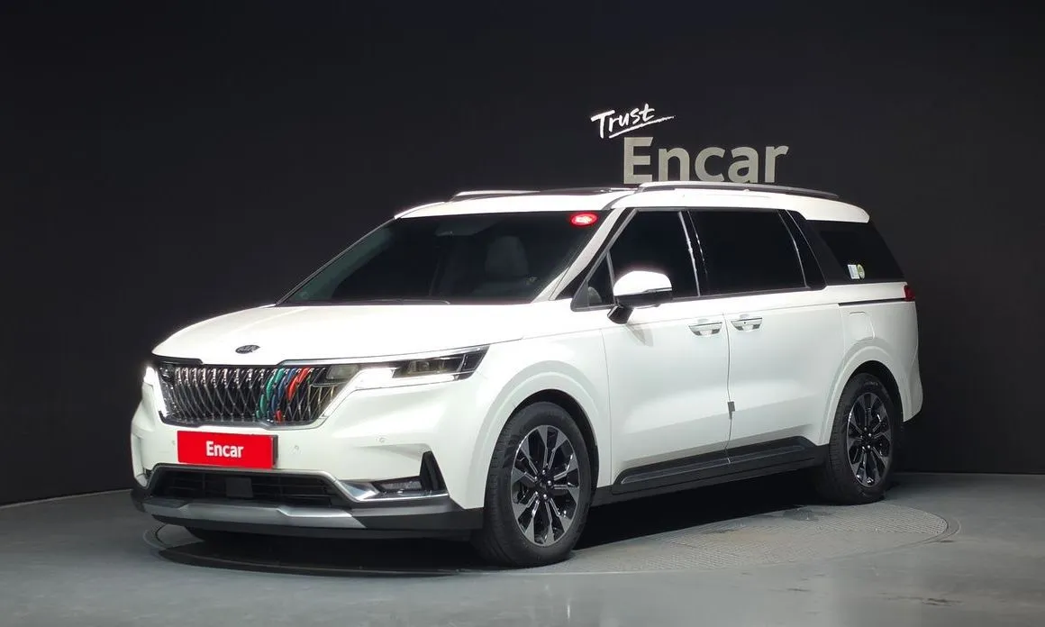 Kia Carnival — фото 1