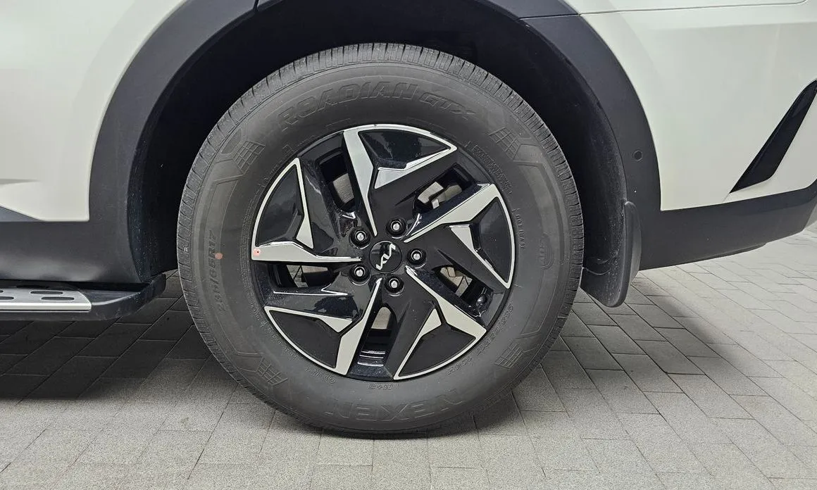 Kia Sorento — фото 7