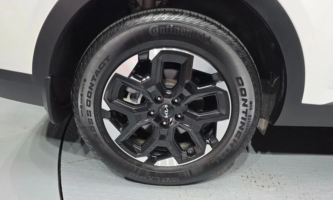Kia Sorento — фото 7
