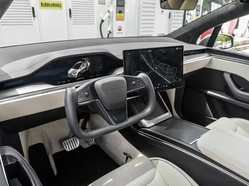 Tesla Model X — фото 9