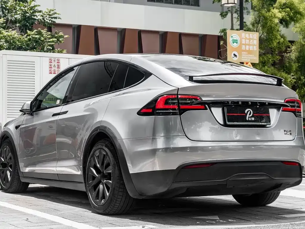 Tesla Model X — фото 5