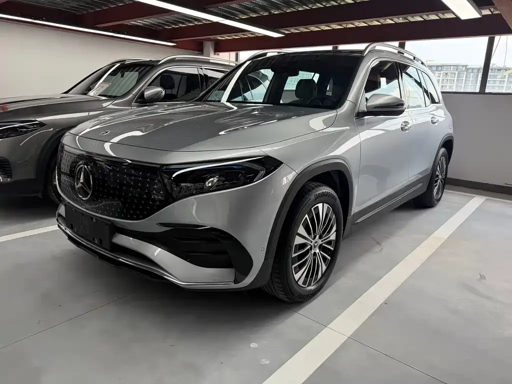 Mercedes-Benz EQB — фото 1