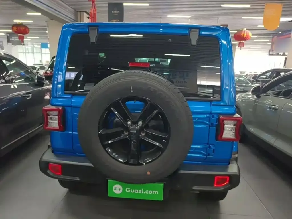 Jeep Wrangler — фото 9